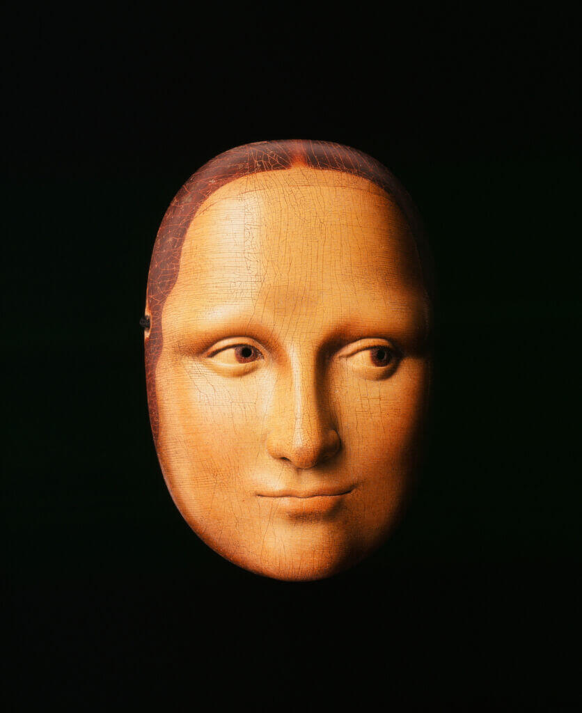 昌山在銘　木彫能面　共箱　顔幅約13.8㎝　東Y7-0908①トヒチサ 昌山在銘 木彫能面 共箱 顔幅約13.8㎝ 東Y7-0908①トヒチサ